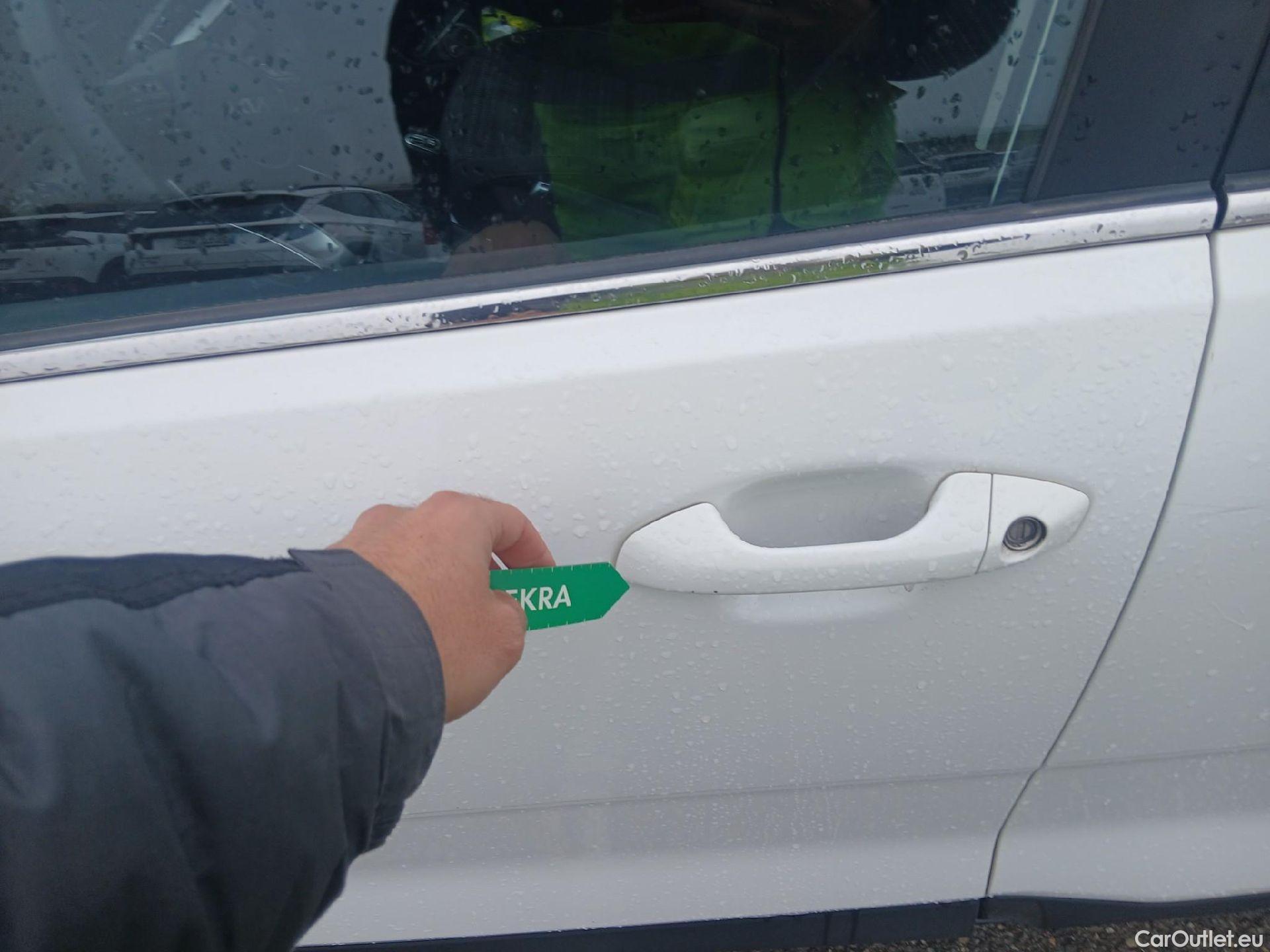  KIA  STONIC KIA  / 2017 / 5P / todoterreno 1.0 T-GDi 74kW (100CV) MHEV iMT Drive #4