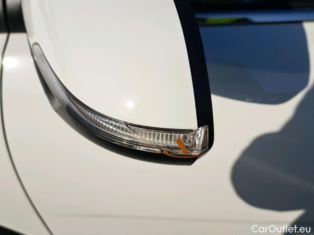  KIA  STONIC KIA  / 2017 / 5P / todoterreno 1.0 T-GDi 88kW (120CV) MHEV iMT Drive #32