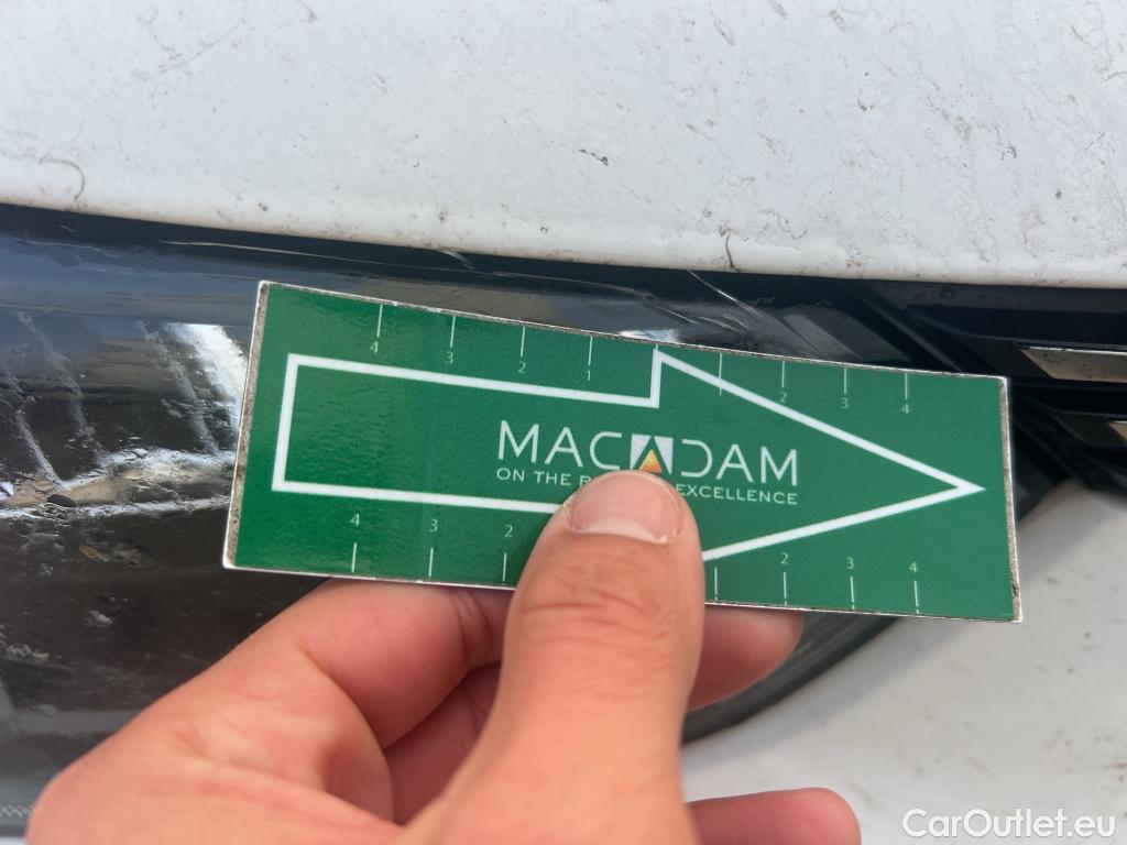  Peugeot  2008 PEUGEOT  / 2019 / 5P / todoterreno Allure Pack BlueHDI 81kW (110CV) (AC) #4