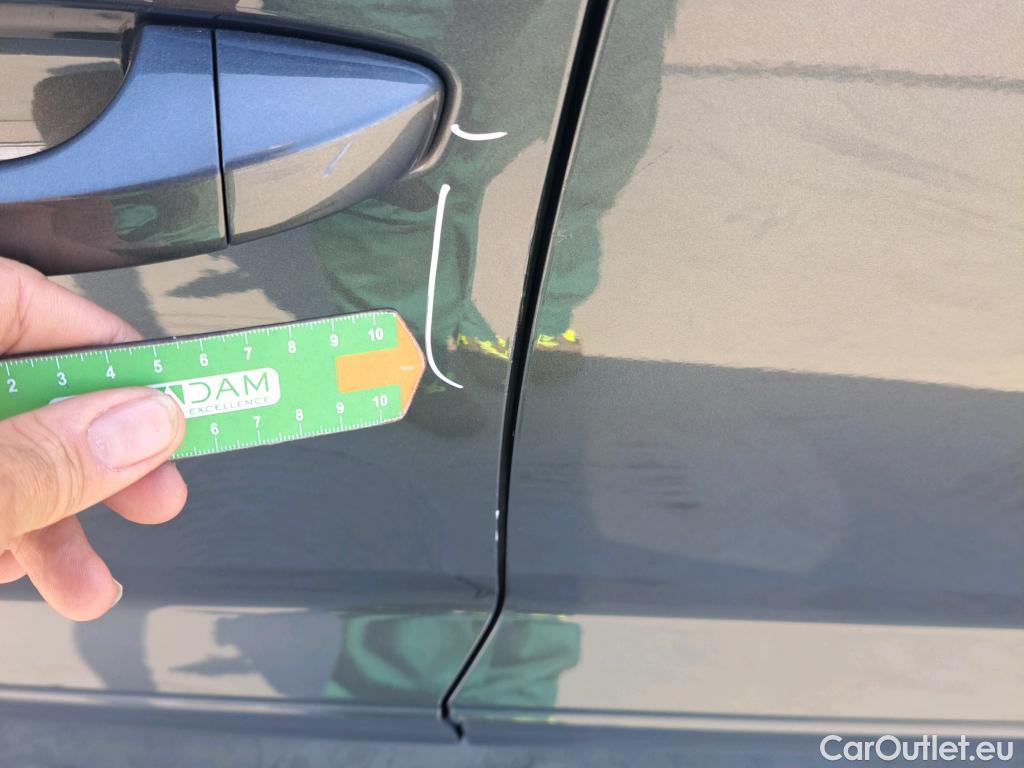  Volkswagen  T-ROC VOLKSWAGEN  / 2017 / 5P / todoterreno Advance R-Line 1.5 TSI 110kW (150CV) DSG #4