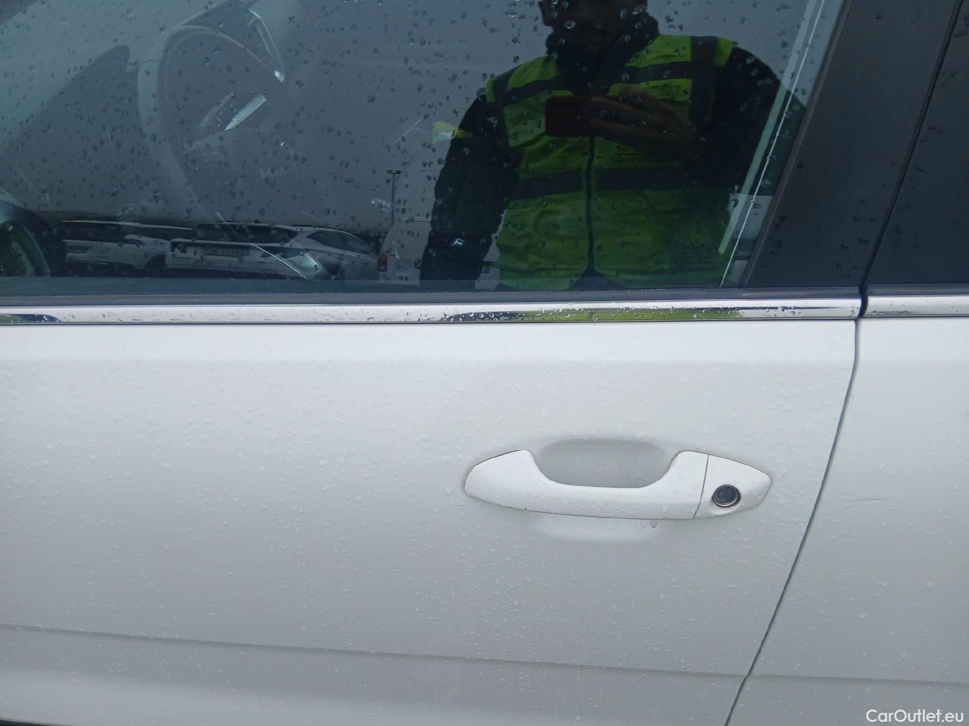  KIA  STONIC KIA  / 2017 / 5P / todoterreno 1.0 T-GDi 74kW (100CV) MHEV iMT Drive #3