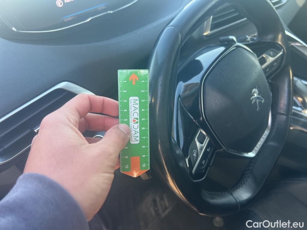  Peugeot  3008 PEUGEOT  / 2020 / 5P / todoterreno 1.5 BlueHDi 96kW S&S Allure Pack EAT8 #22