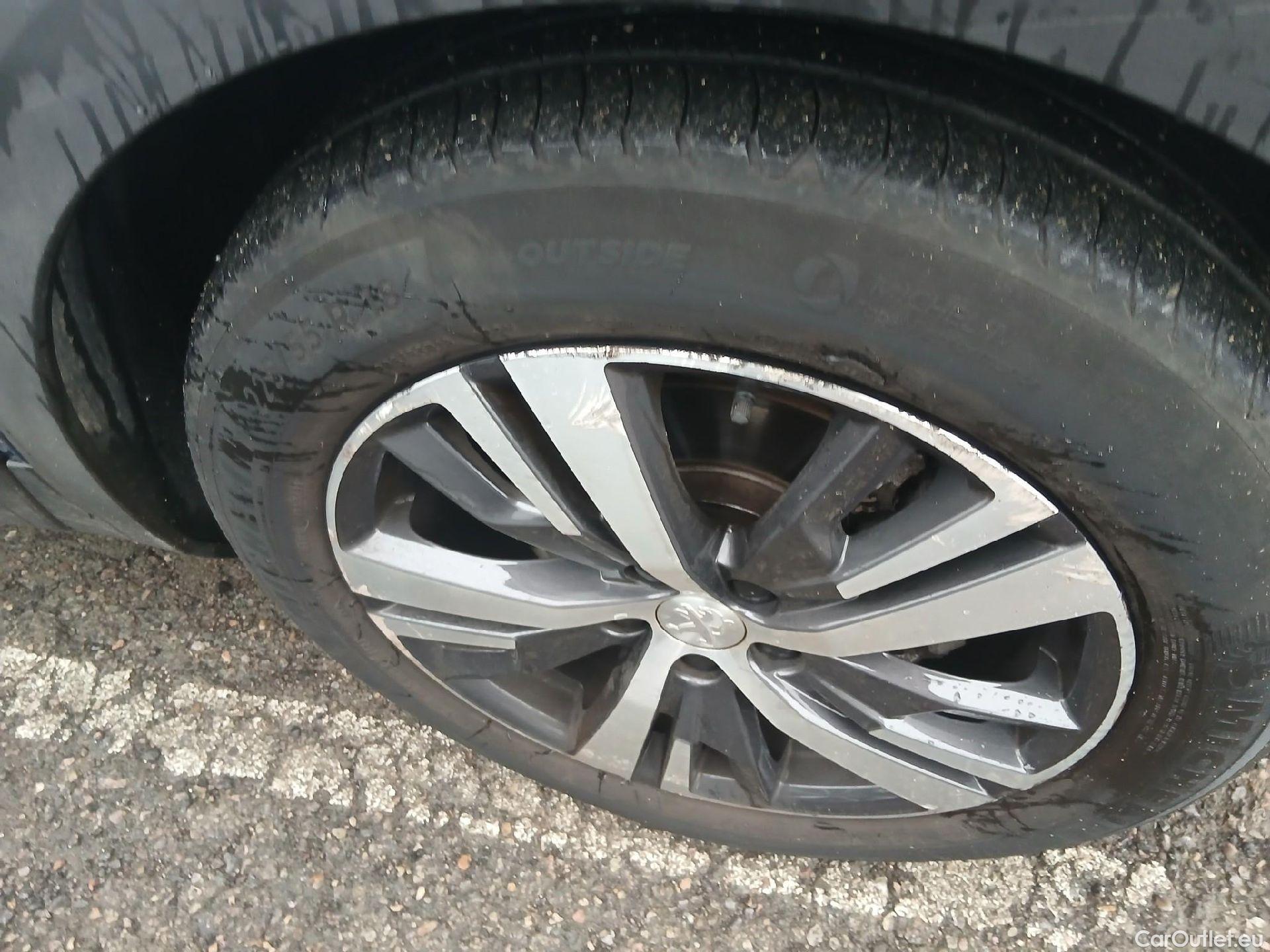  Peugeot  3008 PEUGEOT  / 2020 / 5P / todoterreno 1.5 BlueHDi 96kW (130CV) S&S Allure #22