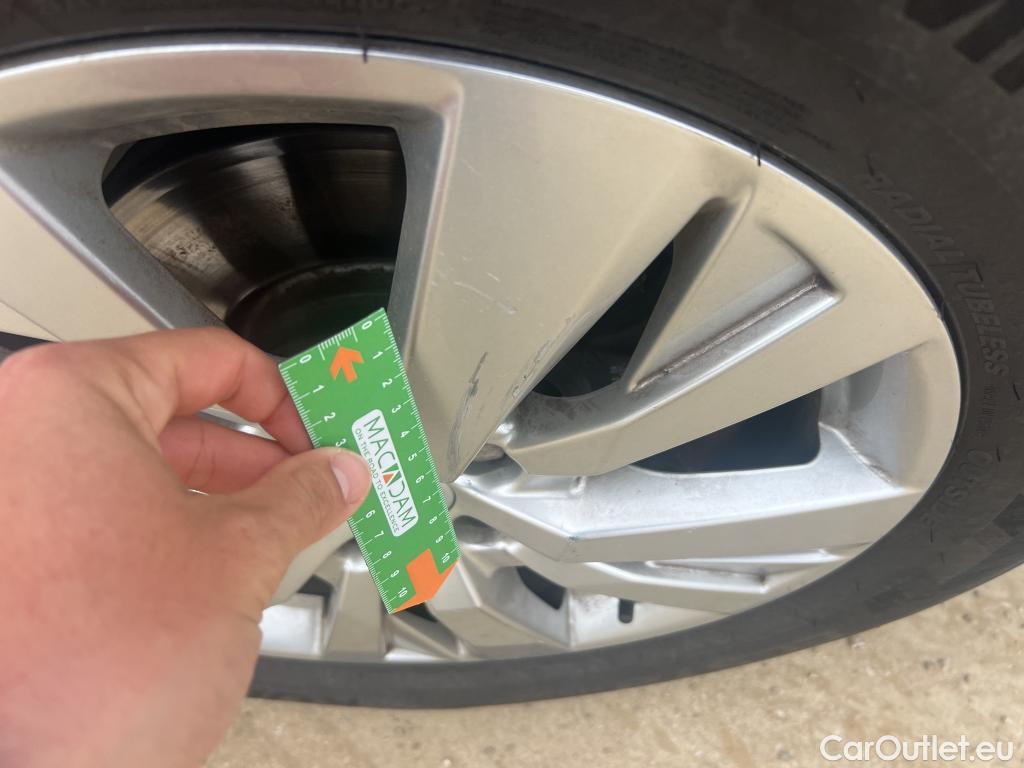  Peugeot  3008 PEUGEOT  / 2020 / 5P / todoterreno 1.2 PureTech 96KW S&S Active Pack EAT8 #13