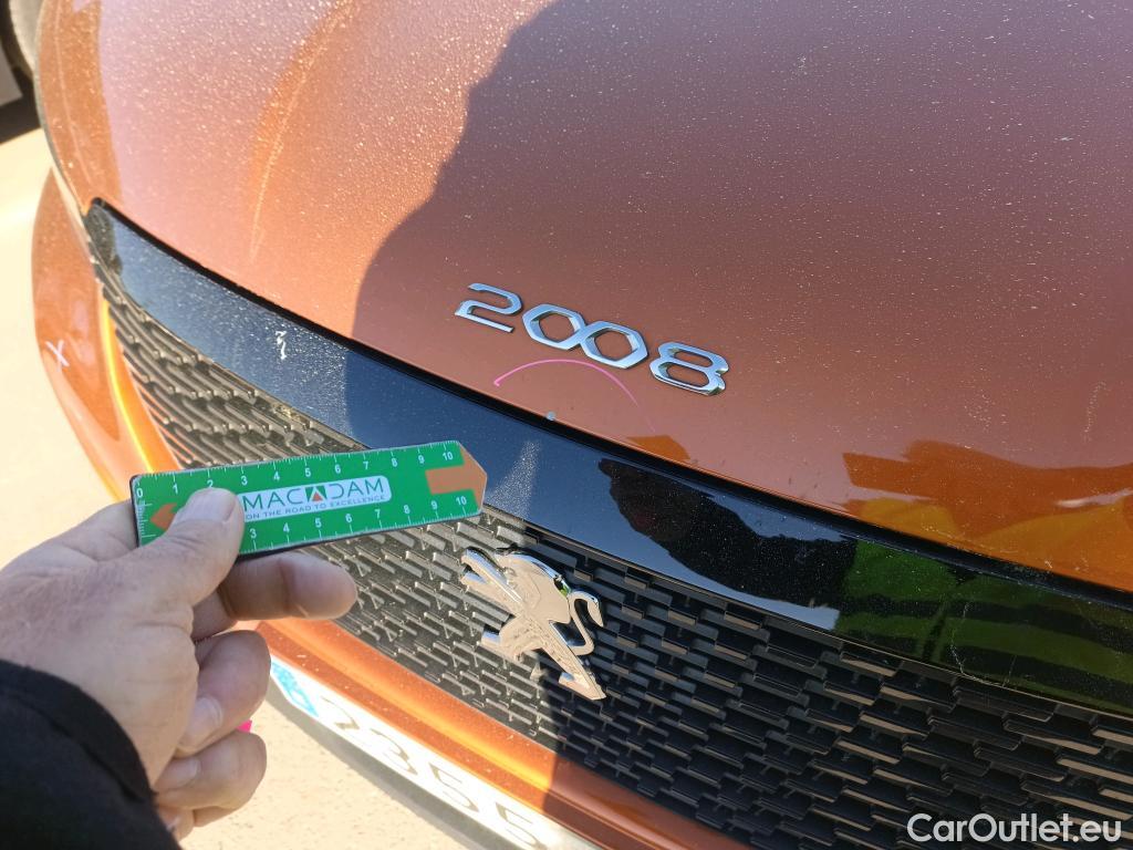  Peugeot  2008 PEUGEOT  / 2019 / 5P / todoterreno Active BlueHDI 81kW (110CV) #25