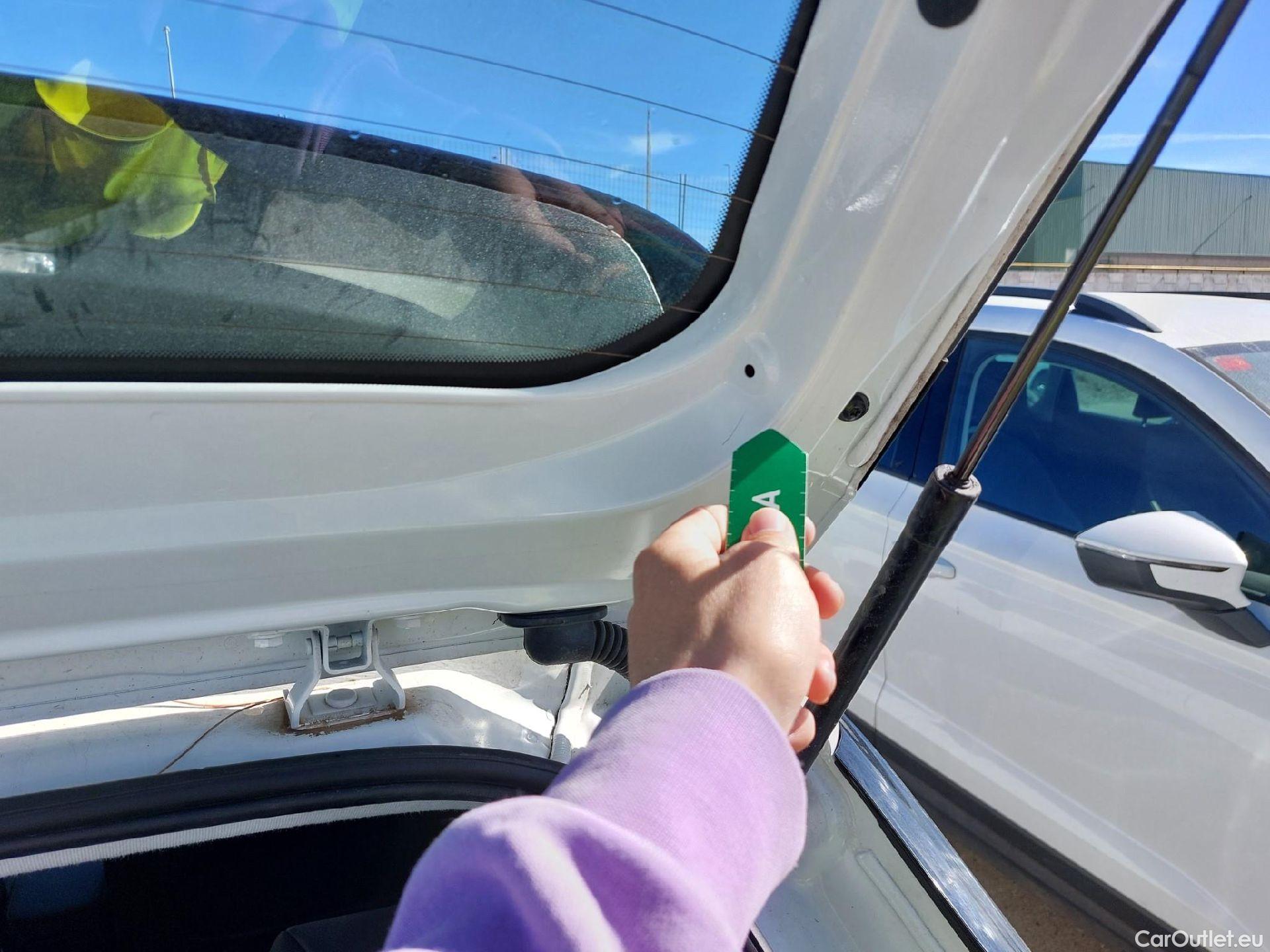  Opel  Corsa OPEL  1.2T XHL 74kW (100CV) Elegance #2