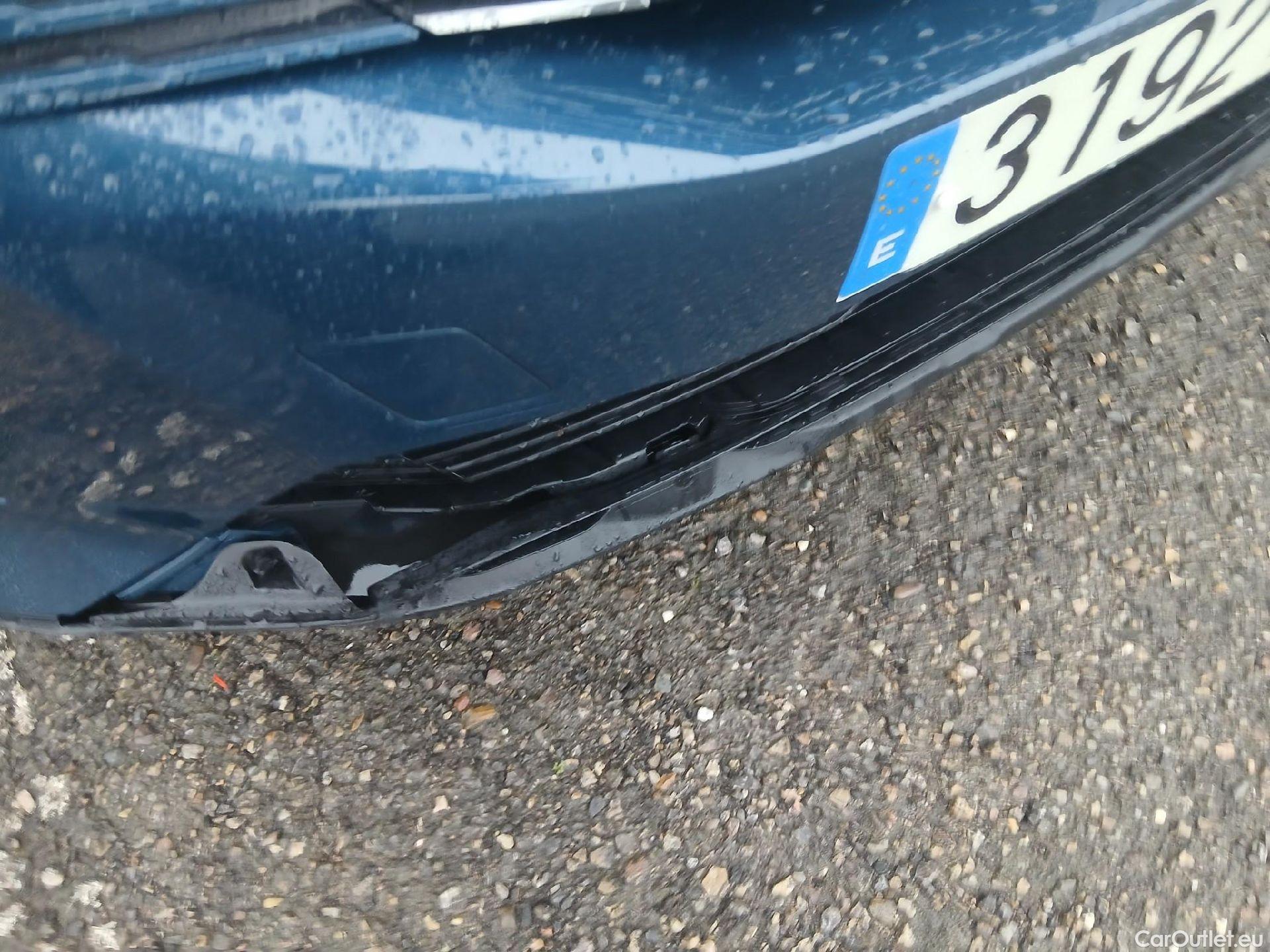  Peugeot  3008 PEUGEOT  / 2020 / 5P / todoterreno 1.5 BlueHDi 96kW (130CV) S&S Allure #4