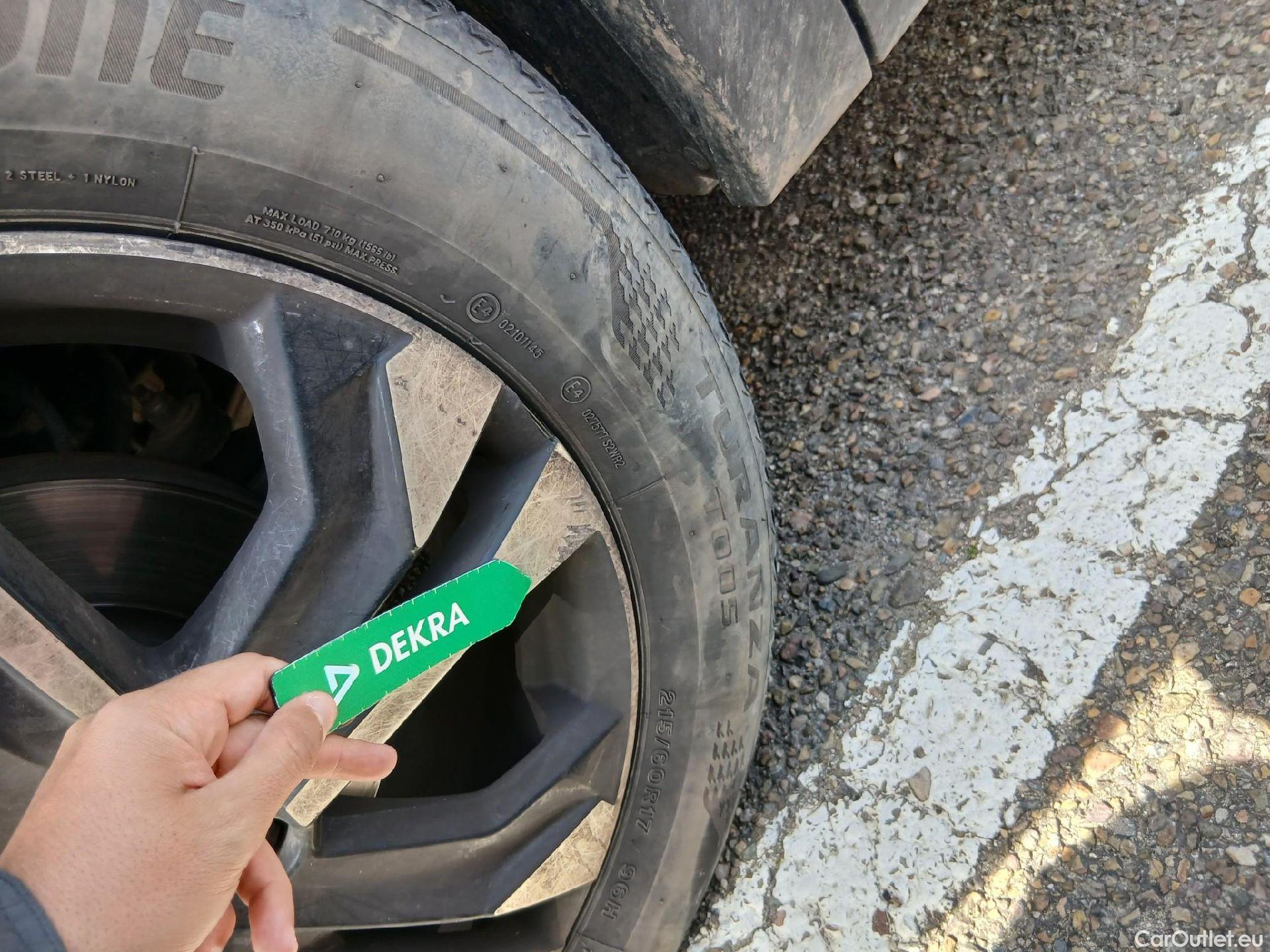  Peugeot  2008 PEUGEOT  / 2019 / 5P / todoterreno Allure BlueHDI 81kW (110CV) #2