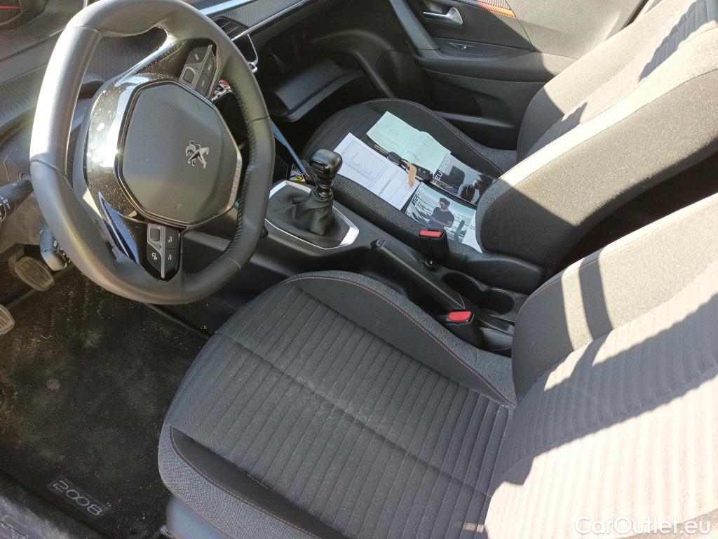  Peugeot  2008 PEUGEOT  / 2019 / 5P / todoterreno Active BlueHDI 81kW (110CV) #24