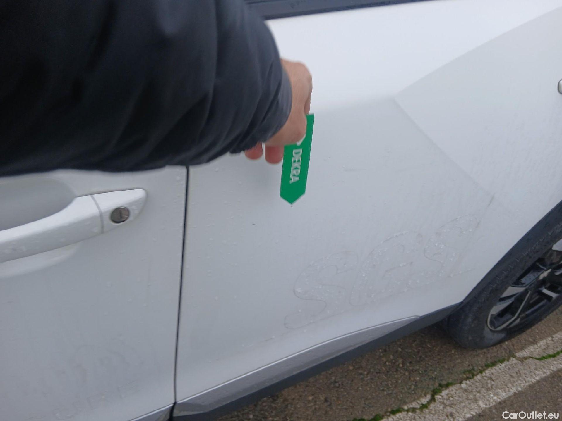  Peugeot  2008 PEUGEOT  / 2019 / 5P / todoterreno Allure BlueHDI 81kW (110CV) #9