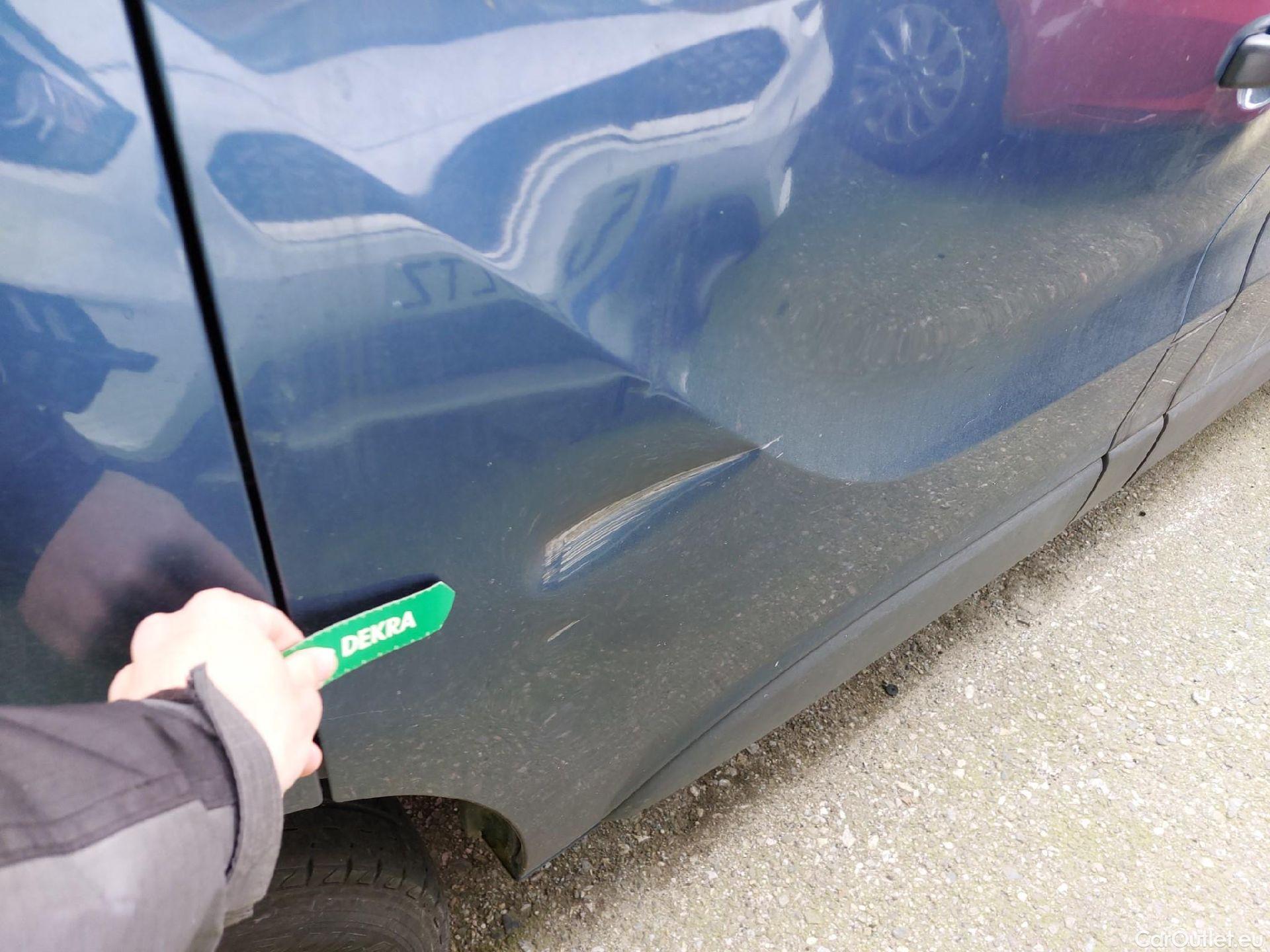  Opel  Vivaro OPEL  / 2014 / 4P / combi 1.6CDTI S/S 92kW (125CV) L2 2.9t Combi-9 **RL 20/04/26 VEHICULO SIN LLAVES** #5