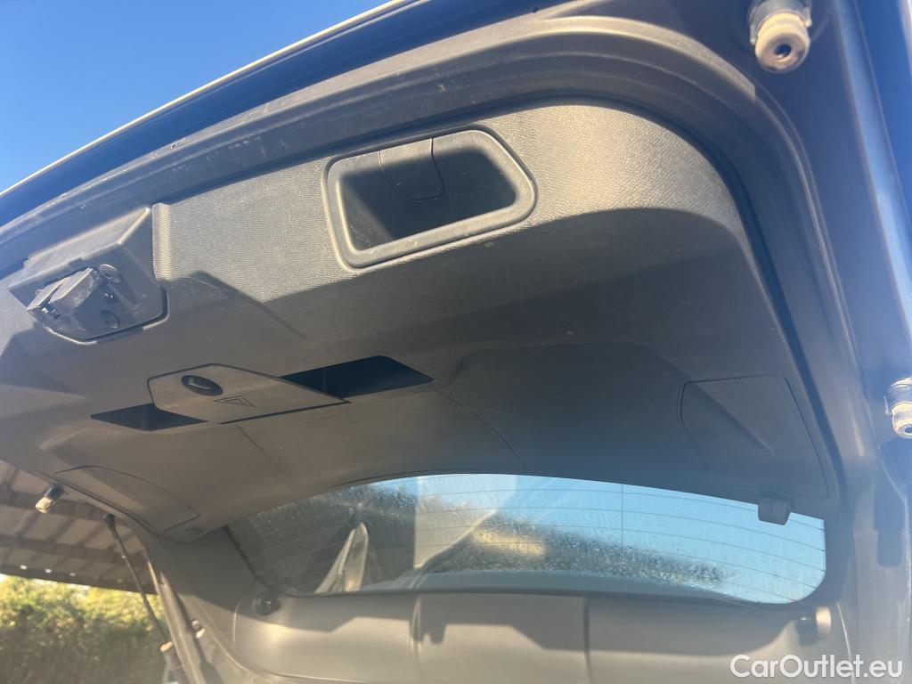  Peugeot  3008 PEUGEOT  / 2020 / 5P / todoterreno 1.5 BlueHDi 96kW S&S Allure Pack EAT8 #13