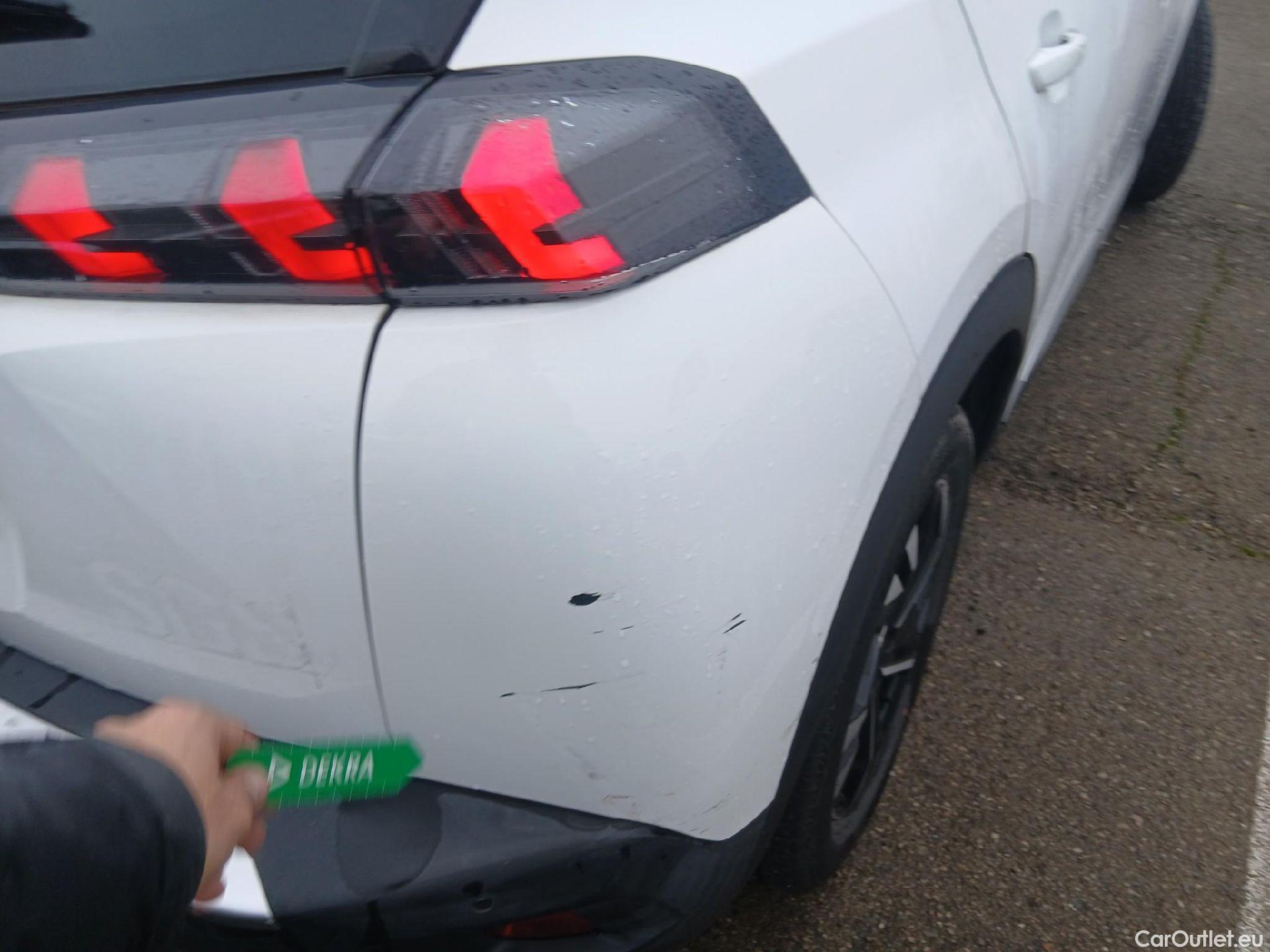  Peugeot  2008 PEUGEOT  / 2019 / 5P / todoterreno Allure BlueHDI 81kW (110CV) #17