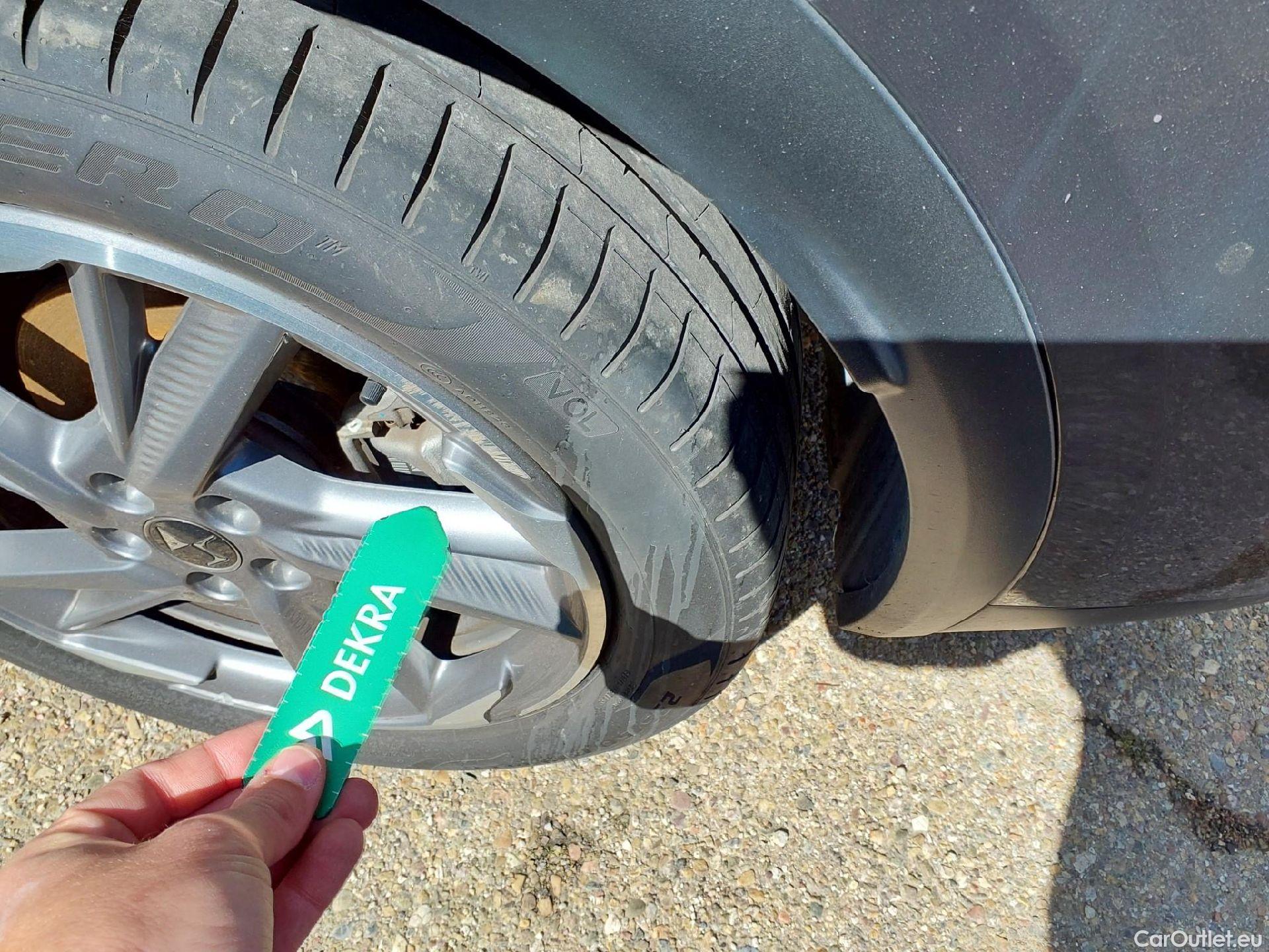  DS  DS7 DS DS 7 Crossback / 2017 / 5P / todoterreno BlueHDi DE 96kW (130CV) Auto. SO CHIC #12