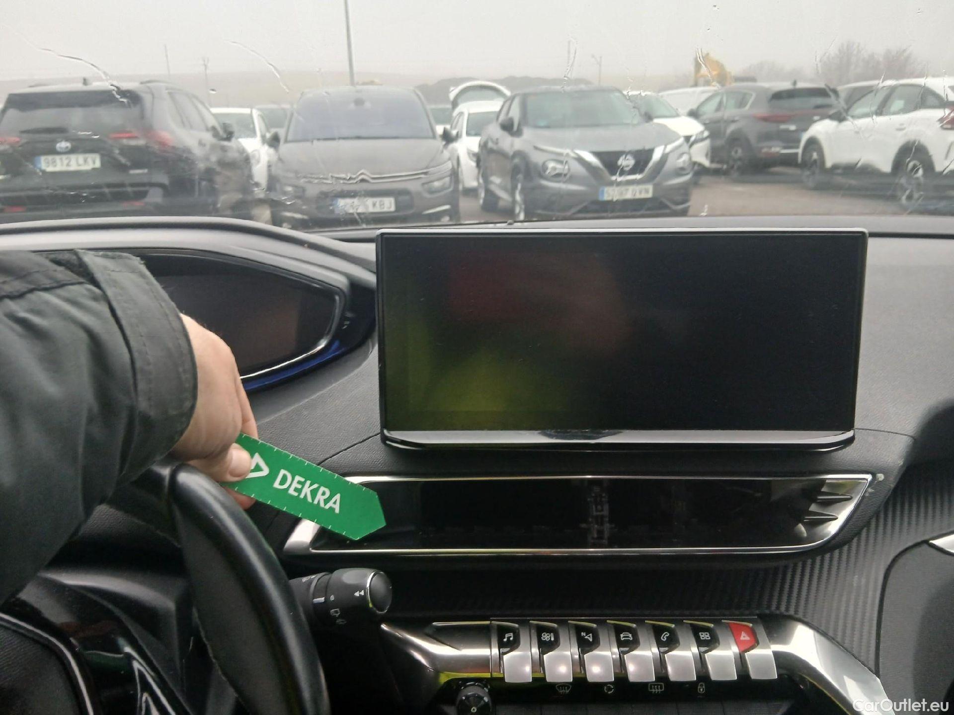  Peugeot  3008 PEUGEOT  / 2020 / 5P / todoterreno 1.5 BlueHDi 96kW (130CV) S&S Allure #26