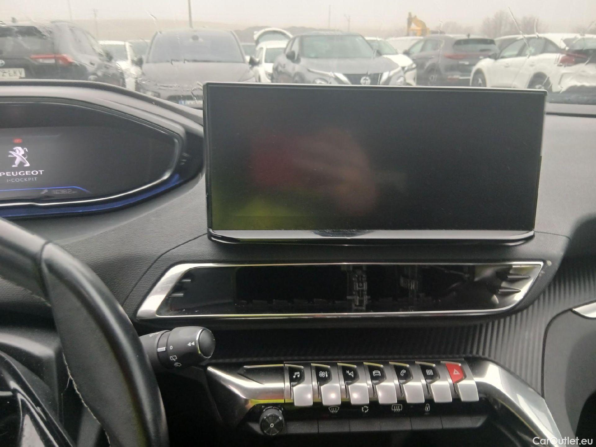  Peugeot  3008 PEUGEOT  / 2020 / 5P / todoterreno 1.5 BlueHDi 96kW (130CV) S&S Allure #25