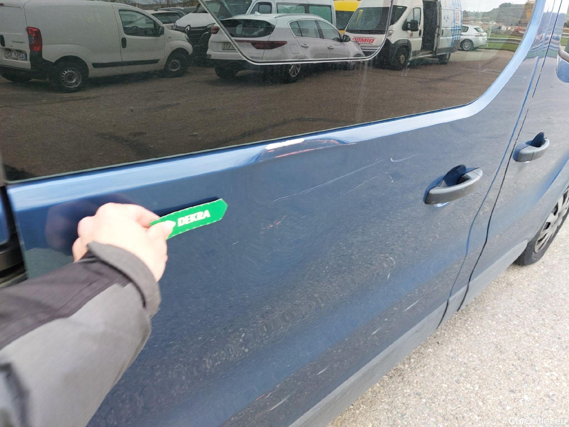  Opel  Vivaro OPEL  / 2014 / 4P / combi 1.6CDTI S/S 92kW (125CV) L2 2.9t Combi-9 **RL 20/04/26 VEHICULO SIN LLAVES** #20