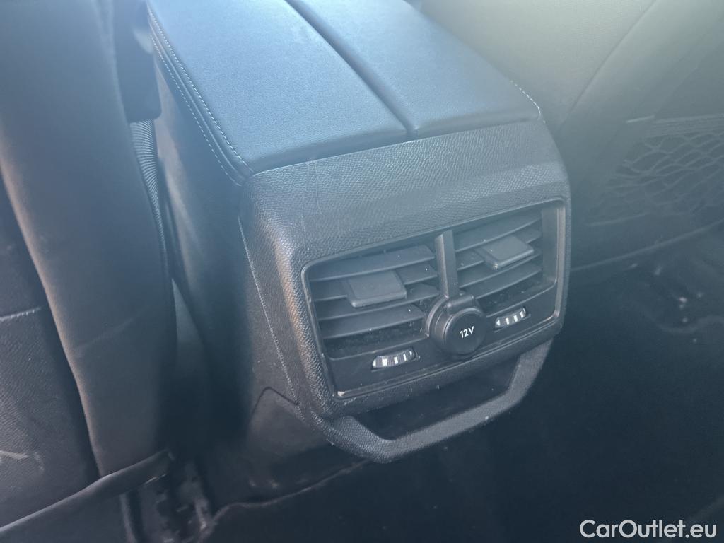  Peugeot  3008 PEUGEOT  / 2020 / 5P / todoterreno 1.5 BlueHDi 96kW S&S Allure Pack EAT8 #10