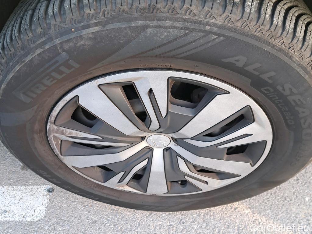  Peugeot  2008 PEUGEOT  / 2019 / 5P / todoterreno Active BlueHDI 81kW (110CV) #27