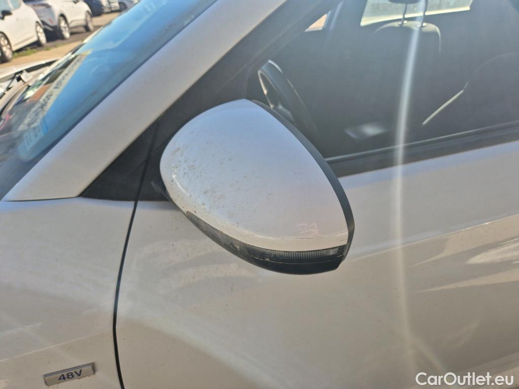  Hyundai  Tucson HYUNDAI  / 2018 / 5P / todoterreno 1.6 CRDI 85kW (116CV) 48V SLE 4X2(SP)(SL) #13