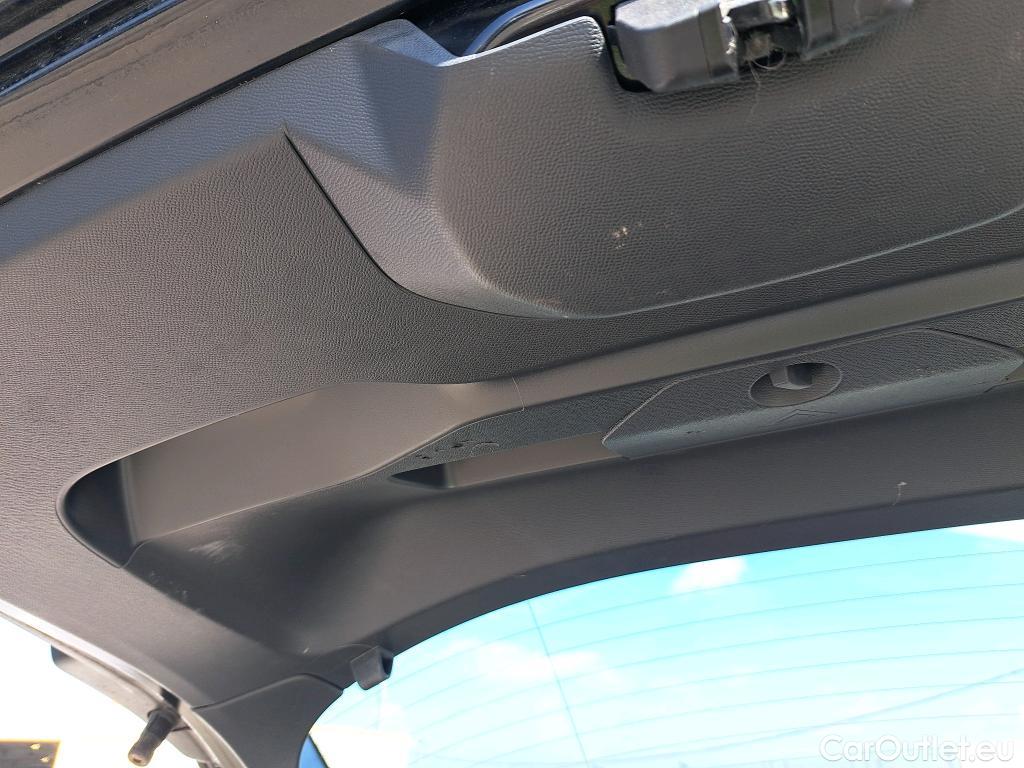  Peugeot  2008 PEUGEOT  / 2019 / 5P / todoterreno Active BlueHDI 81kW (110CV) #25