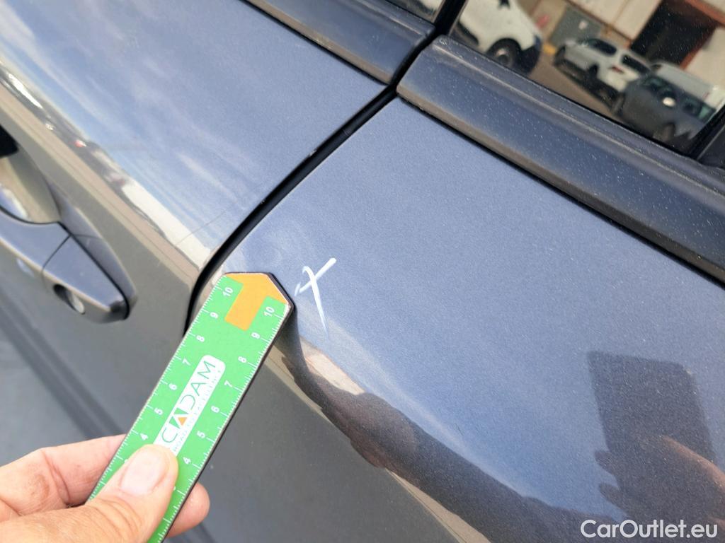  Peugeot  2008 PEUGEOT  / 2019 / 5P / todoterreno Active BlueHDI 81kW (110CV) #26