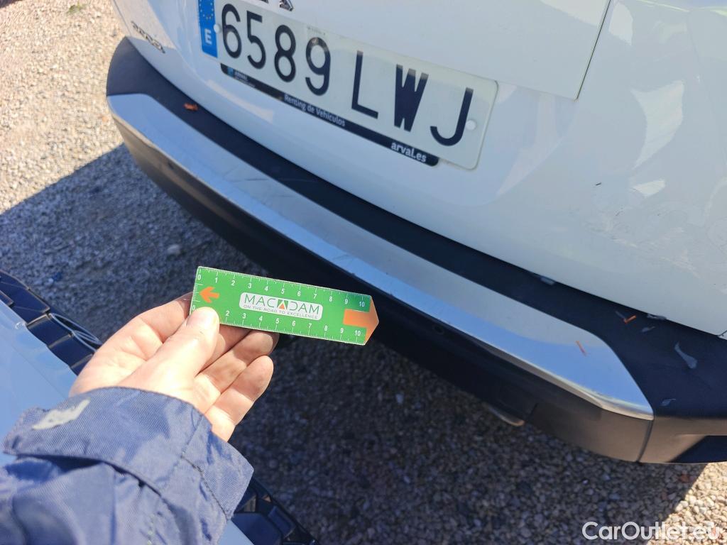  Peugeot  2008 PEUGEOT  / 2019 / 5P / todoterreno Allure BlueHDI 81kW (110CV) #11