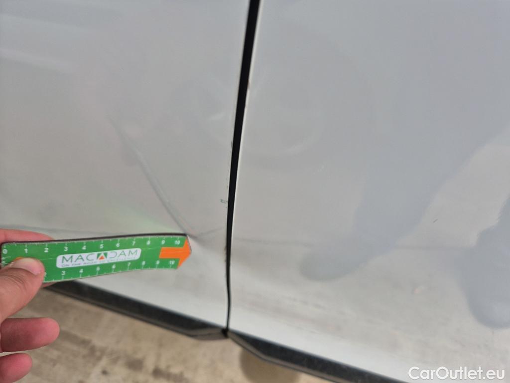  Peugeot  2008 PEUGEOT  / 2019 / 5P / todoterreno Active Pack BlueHDI 81kW (110CV) #3