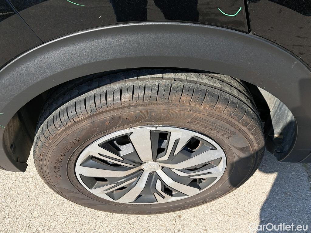  Peugeot  2008 PEUGEOT  / 2019 / 5P / todoterreno Active BlueHDI 81kW (110CV) #33