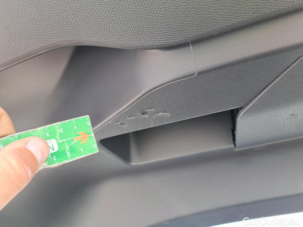  Peugeot  2008 PEUGEOT  / 2019 / 5P / todoterreno Active BlueHDI 81kW (110CV) #26