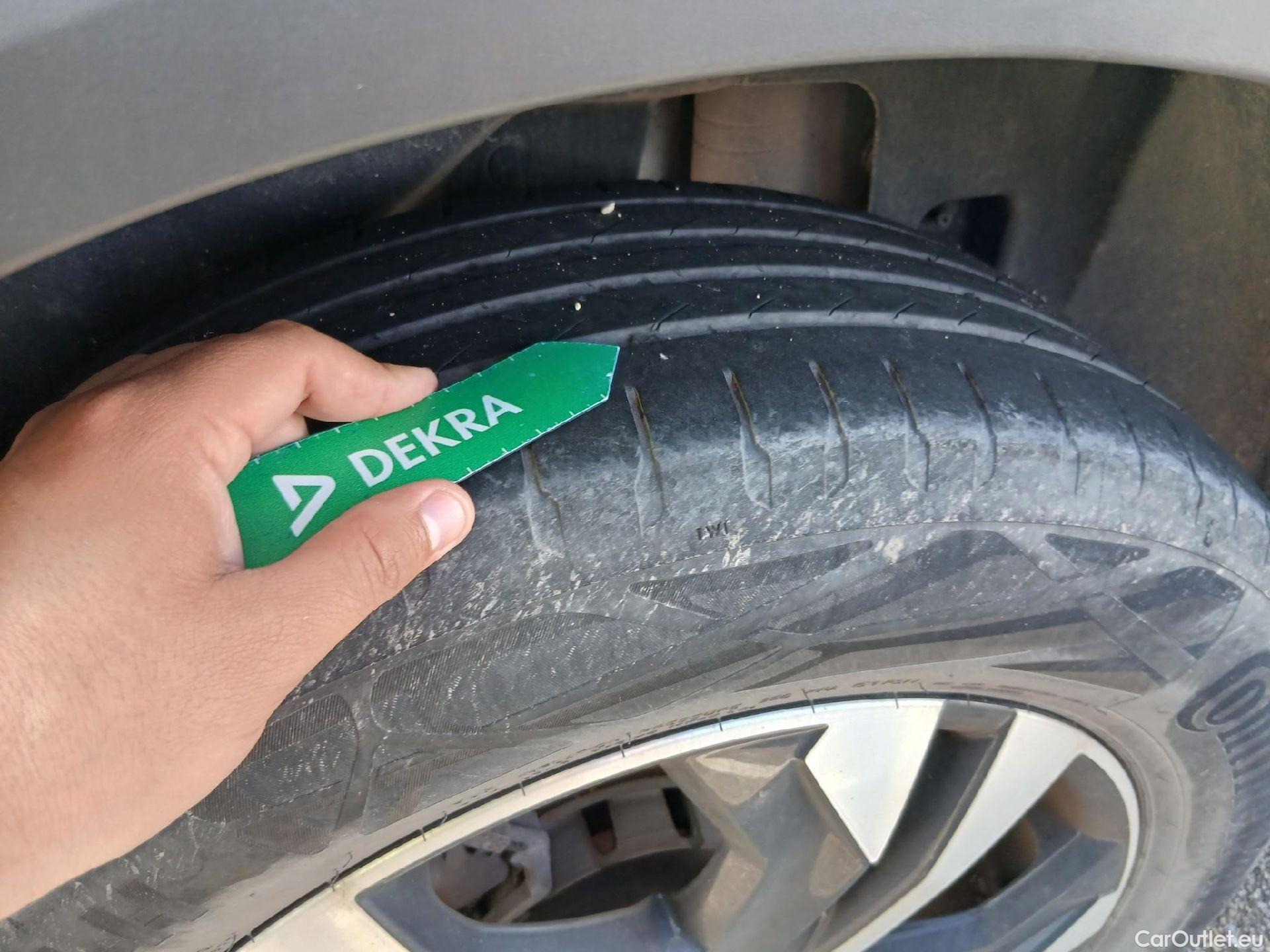  Peugeot  2008 PEUGEOT  / 2019 / 5P / todoterreno Allure BlueHDI 81kW (110CV) #6