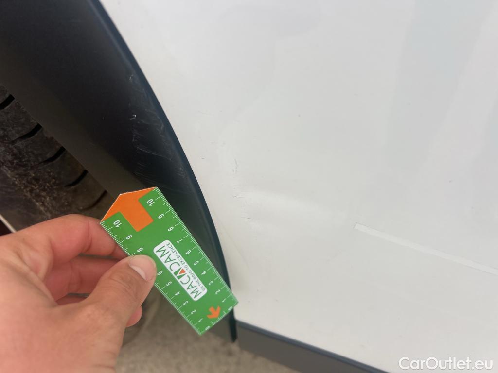  Peugeot  2008 PEUGEOT  / 2019 / 5P / todoterreno Allure BlueHDI 81kW (110CV) #2