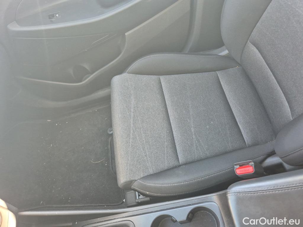  Hyundai  Tucson HYUNDAI  / 2018 / 5P / todoterreno 1.6 CRDI 85kW (116CV) 48V SLE 4X2(SP)(SL) #6