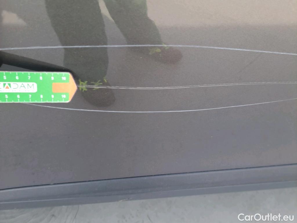  Peugeot  2008 PEUGEOT  / 2019 / 5P / todoterreno Active BlueHDI 81kW (110CV) #31