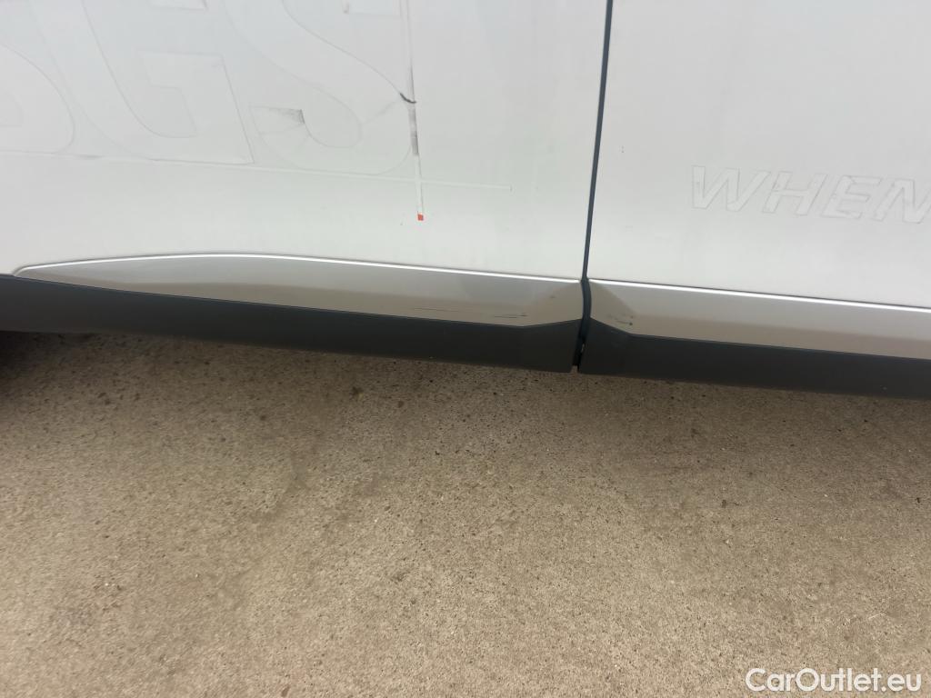  Peugeot  2008 PEUGEOT  / 2019 / 5P / todoterreno Allure BlueHDI 81kW (110CV) #24