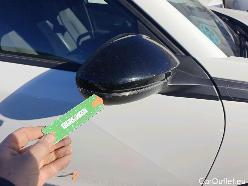  Peugeot  2008 PEUGEOT  / 2019 / 5P / todoterreno Allure BlueHDI 81kW (110CV) #16