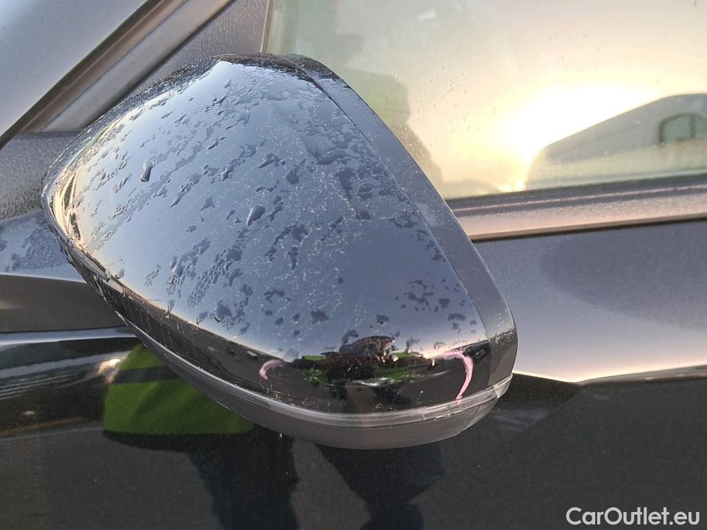  Peugeot  2008 PEUGEOT  / 2019 / 5P / todoterreno Active BlueHDI 81kW (110CV) #35