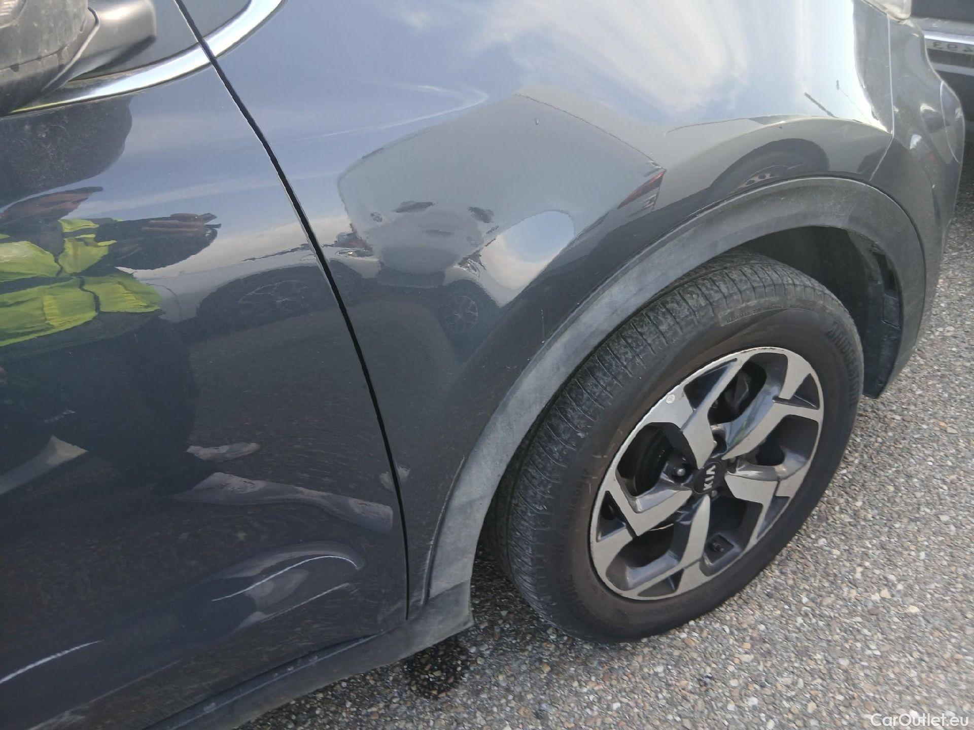  KIA  Sportage KIA  1.6MHEV Drive 100kW(136CV) 4x2(Crist Tintados)(CX) #30