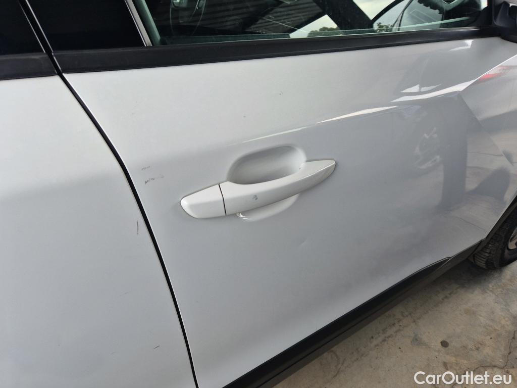  Peugeot  2008 PEUGEOT  / 2019 / 5P / todoterreno Active Pack BlueHDI 81kW (110CV) #17