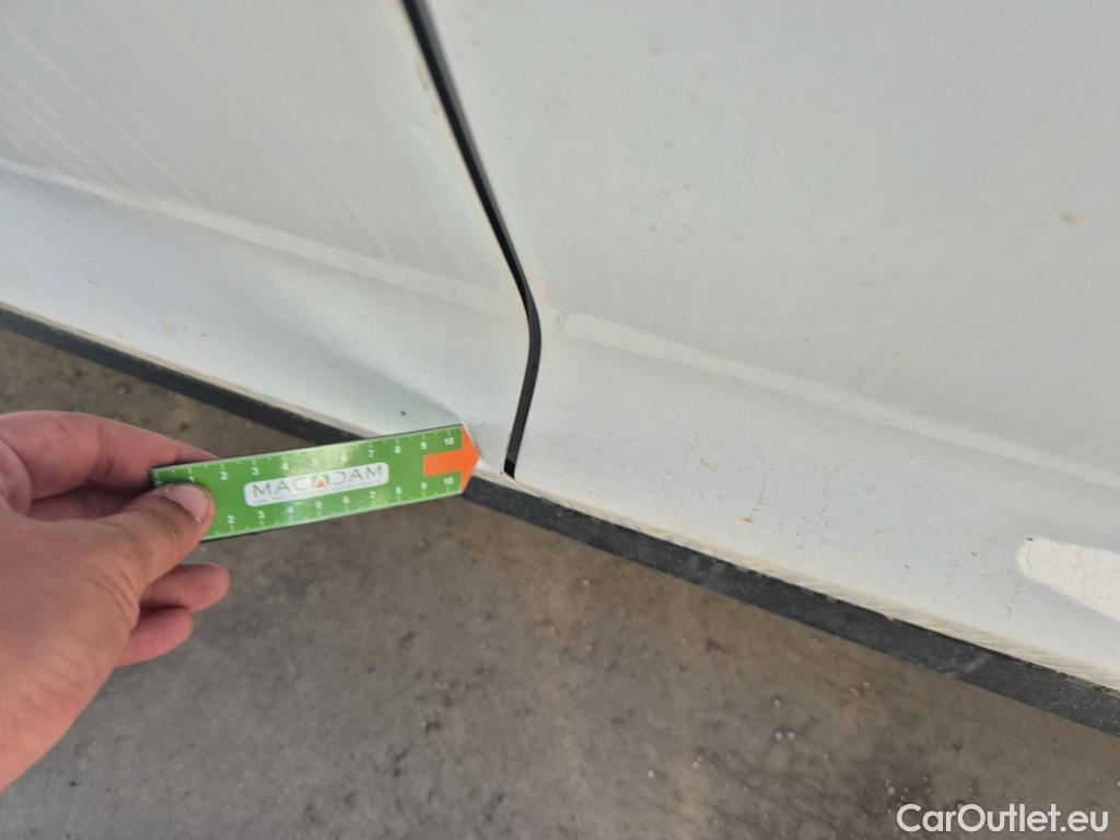  Hyundai  Tucson HYUNDAI  / 2018 / 5P / todoterreno 1.6 CRDI 85kW (116CV) 48V SLE 4X2(SP)(SL) #12