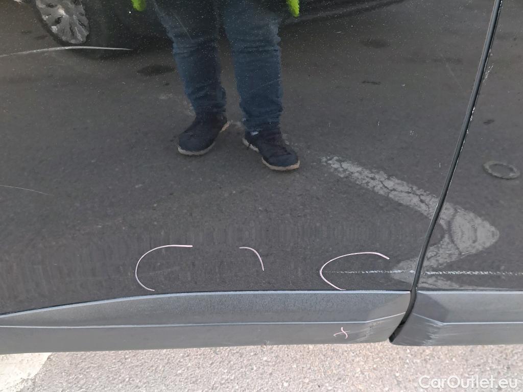  Peugeot  2008 PEUGEOT  / 2019 / 5P / todoterreno Active BlueHDI 81kW (110CV) #17