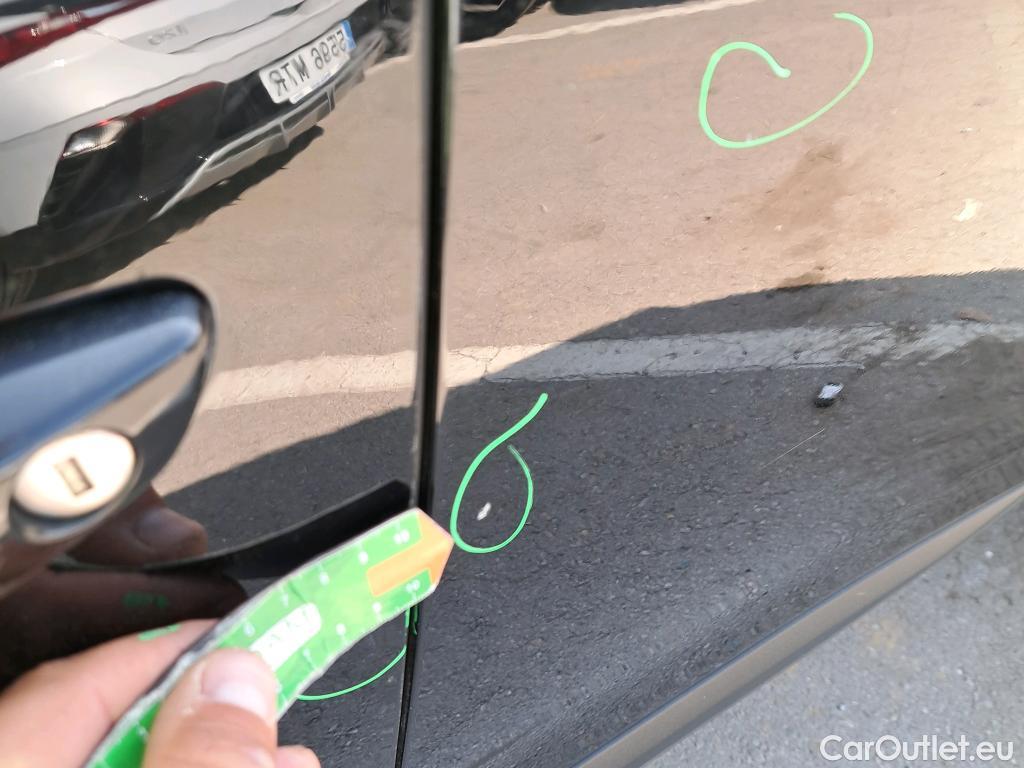  Peugeot  2008 PEUGEOT  / 2019 / 5P / todoterreno Active BlueHDI 81kW (110CV) #14