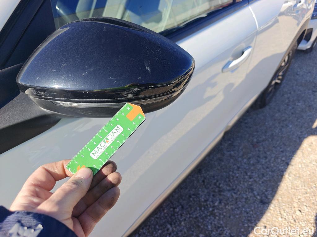  Peugeot  2008 PEUGEOT  / 2019 / 5P / todoterreno Allure BlueHDI 81kW (110CV) #14