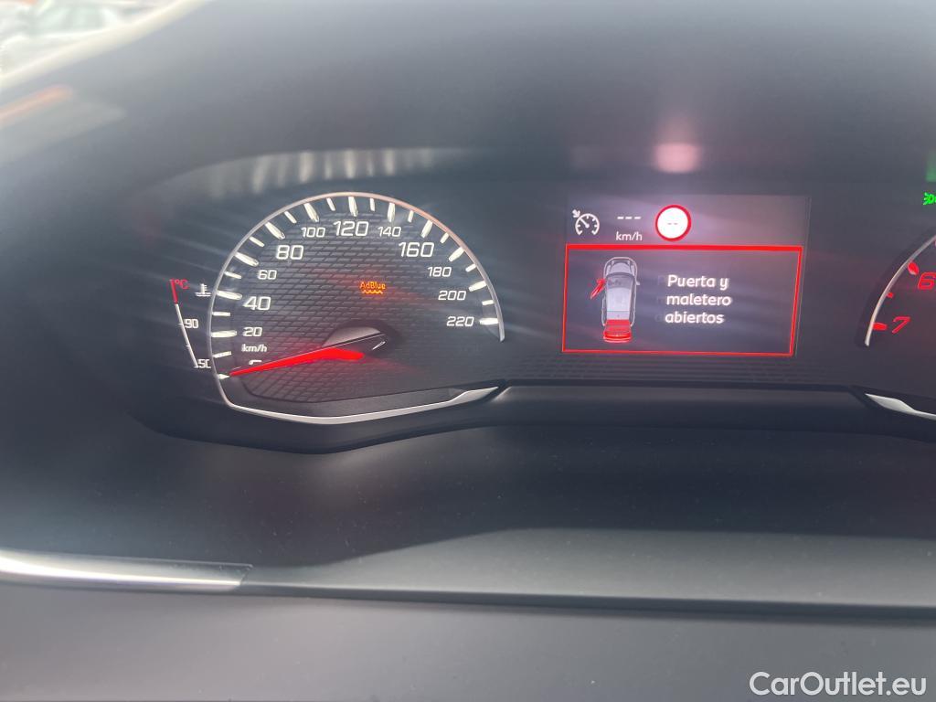  Peugeot  2008 PEUGEOT  / 2019 / 5P / todoterreno Allure BlueHDI 81kW (110CV) #28