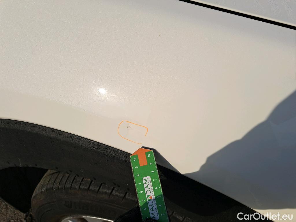  Hyundai  Tucson HYUNDAI  / 2018 / 5P / todoterreno 1.6 CRDI 85kW (116CV) 48V SLE 4X2(SP)(SL) #24