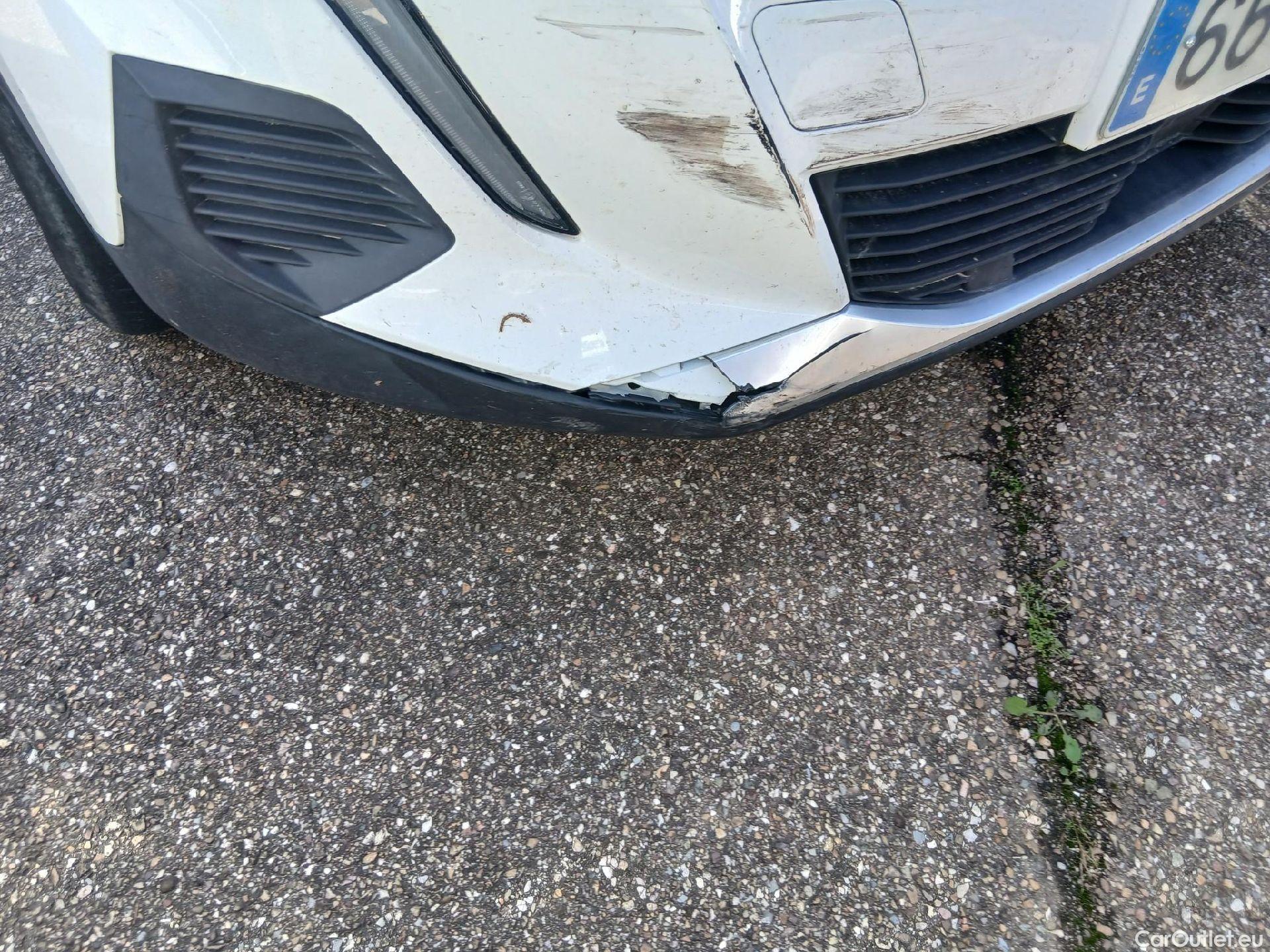  Peugeot  2008 PEUGEOT  / 2019 / 5P / todoterreno Allure BlueHDI 81kW (110CV) #16