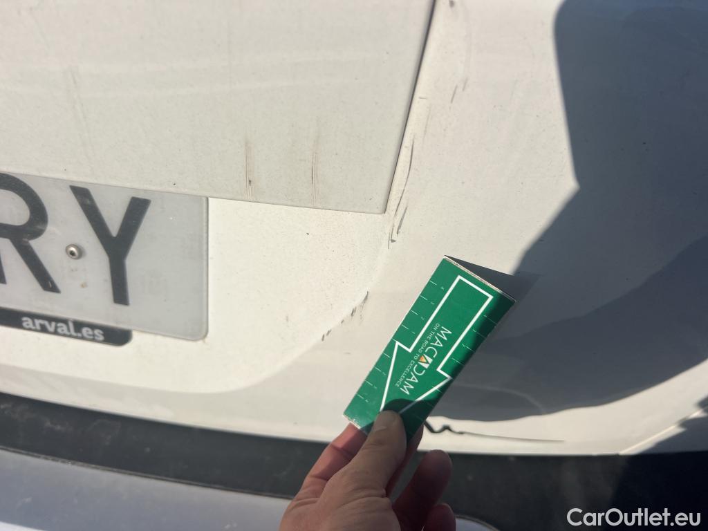  Peugeot  2008 PEUGEOT  / 2019 / 5P / todoterreno Allure Pack BlueHDI 81kW (110CV) (AC) #4