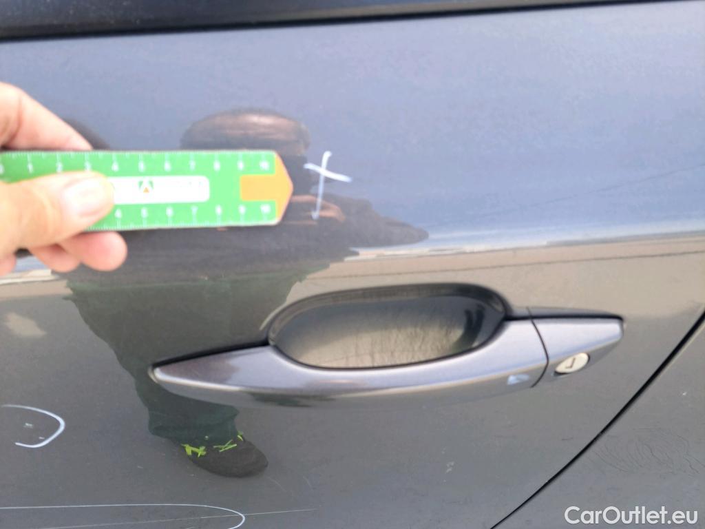  Peugeot  2008 PEUGEOT  / 2019 / 5P / todoterreno Active BlueHDI 81kW (110CV) #30