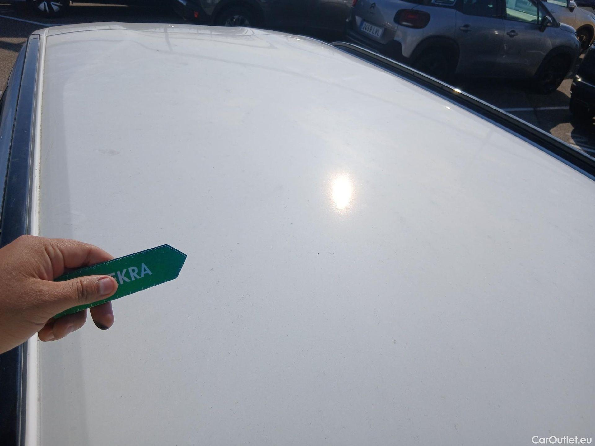  Peugeot  2008 PEUGEOT  / 2019 / 5P / todoterreno Allure BlueHDI 81kW (110CV) #44