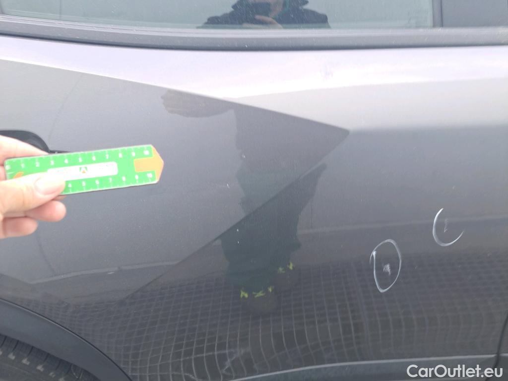  Peugeot  2008 PEUGEOT  / 2019 / 5P / todoterreno Active BlueHDI 81kW (110CV) #38